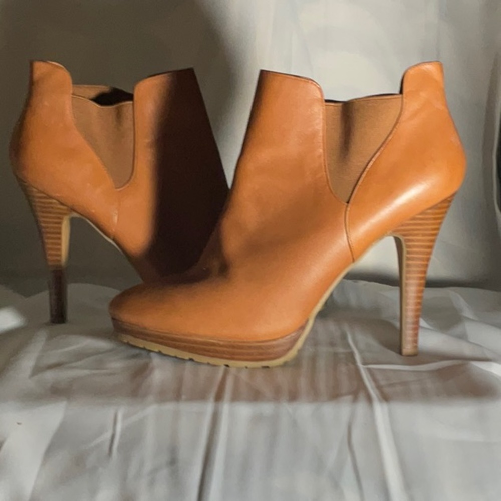 Jessica Simpson Camel Heeled/Platform Ankle Boot